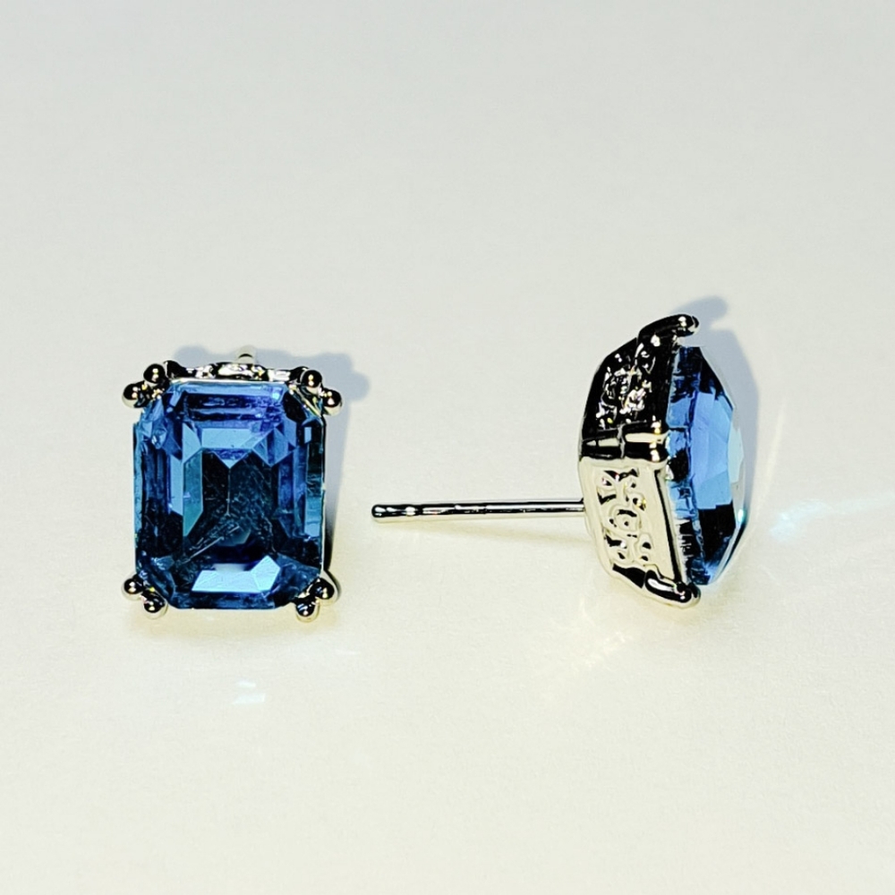 🎀925 Baguette Topaz Studs - Picture 3 of 5